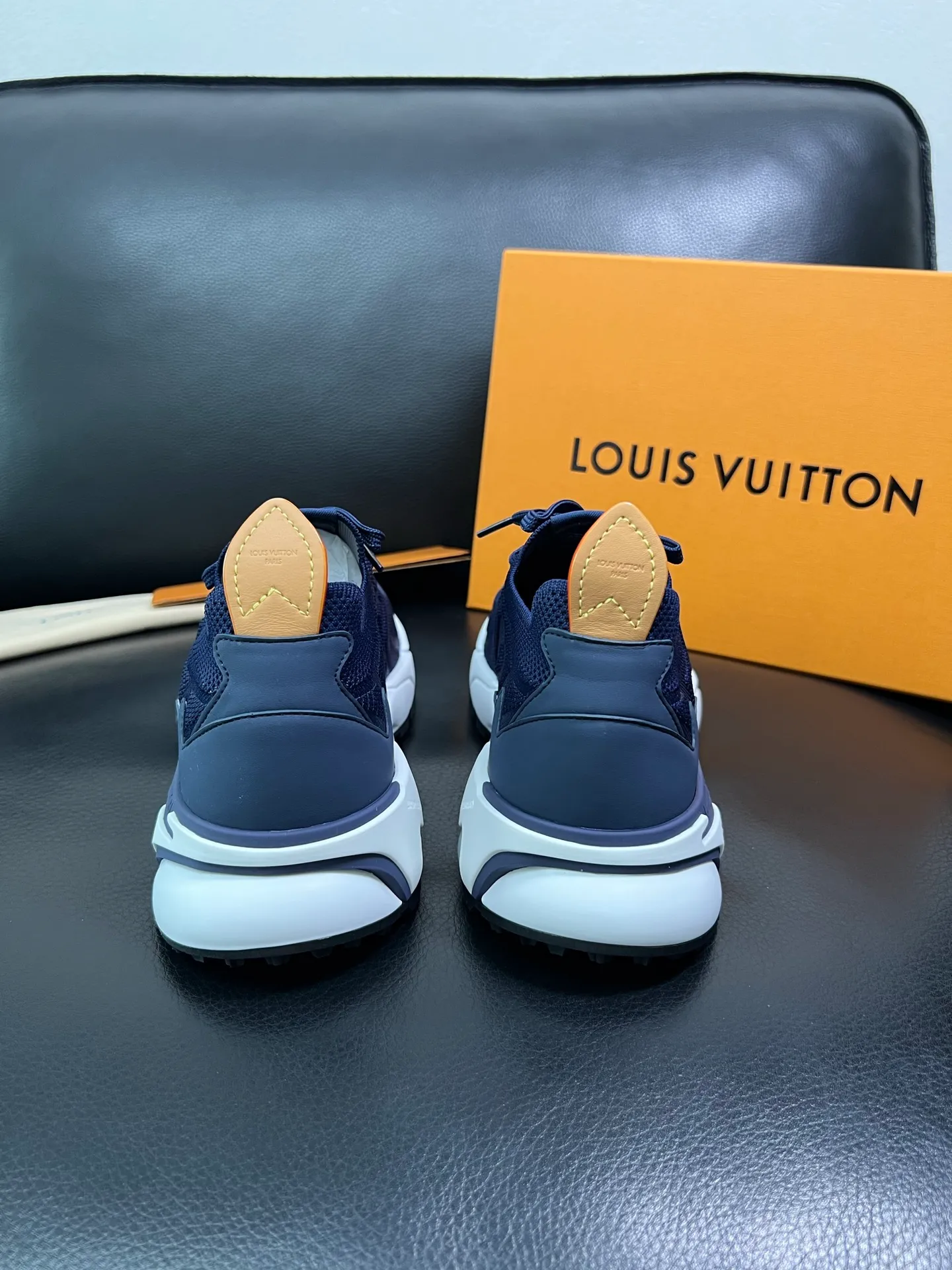 Men's shoes 💰660 Lv top purchasing Louis Vuitton Leather Shoes Counter Synchronization, imported fly woven fabrics from Italy, imported water-dyed cowhide lining, soles: original soles specially provided by the original factory, original factory follow-up orders, high quality, welcome to compare, code number 39-44 (custom-made 45) 85887